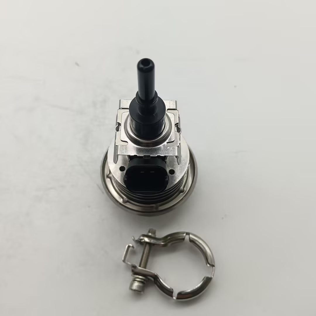 Diesel Emissions Fluid (DEF) Injector Module for Land Range 04440210501.