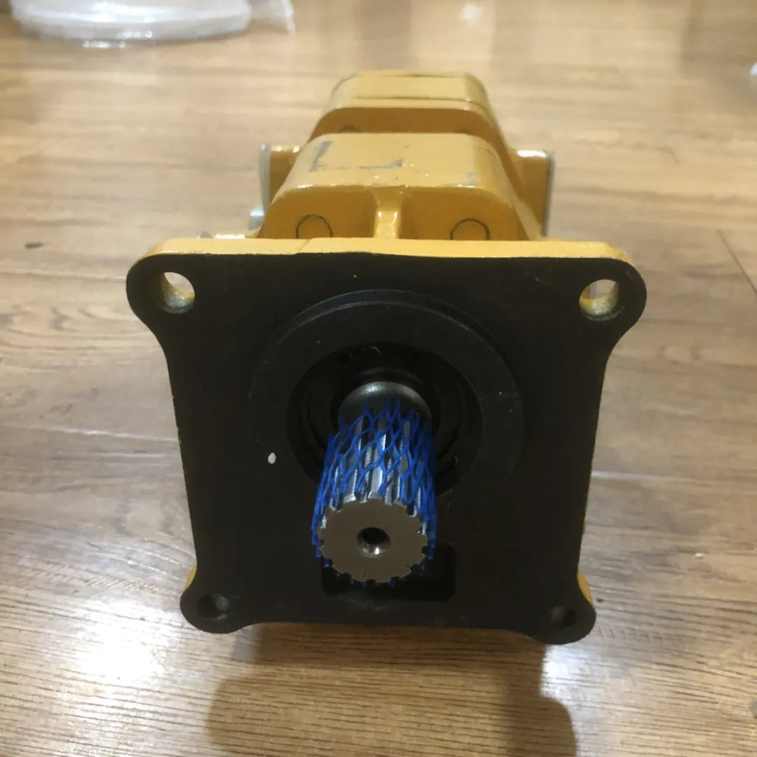 New For Komatsu Bulldozer D60A-11 D60A-8 D60E-8 D60F-8 D60P-11 D60P-8 Tandem Steering Pump 07400-40500