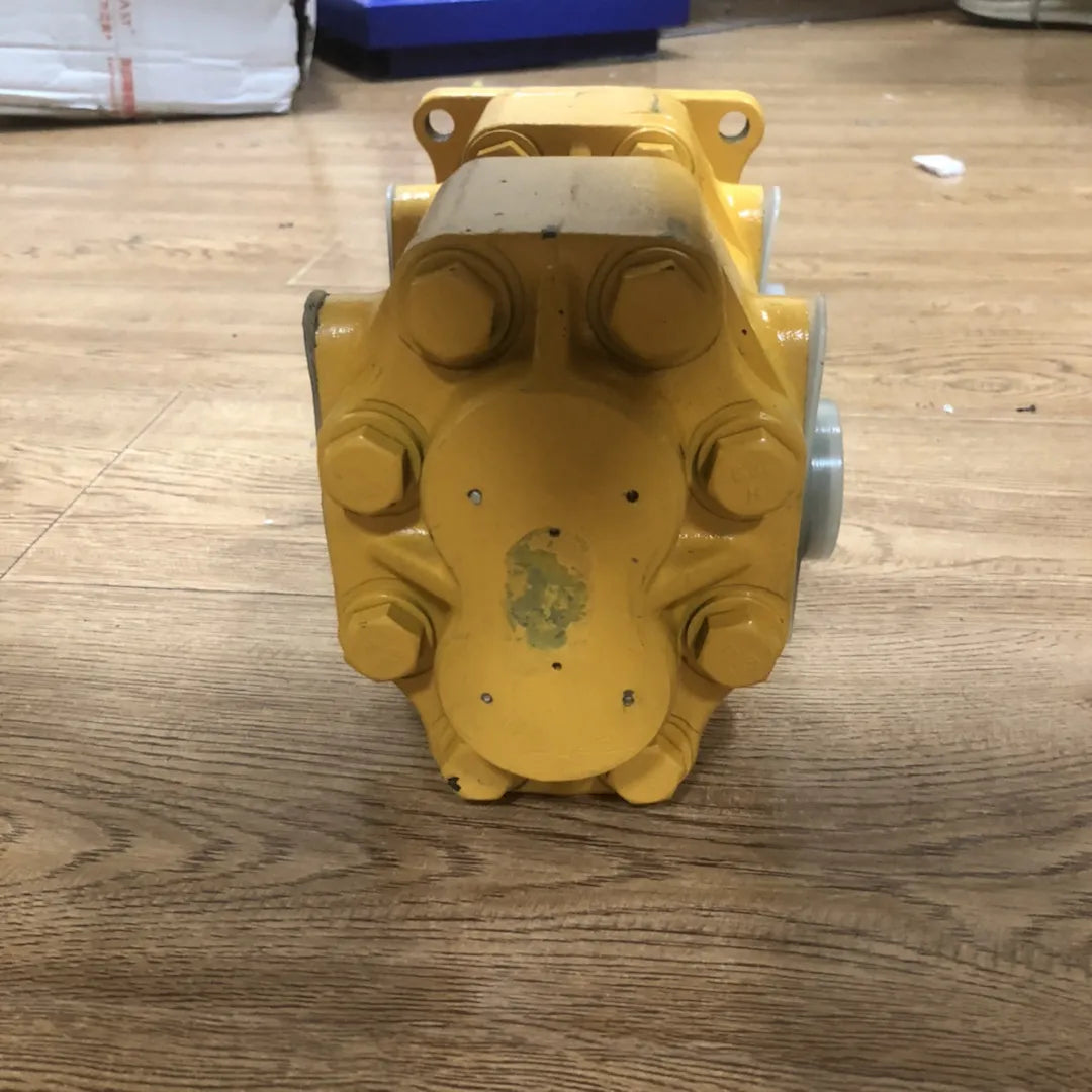 New For Komatsu Bulldozer D60A-11 D60A-8 D60E-8 D60F-8 D60P-11 D60P-8 Tandem Steering Pump 07400-40500